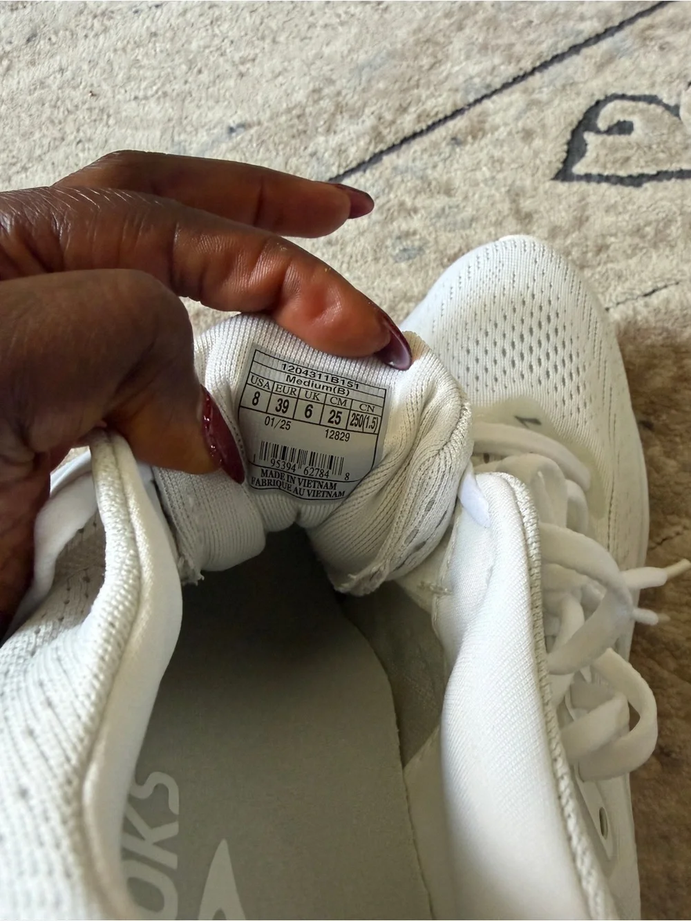 Brooks White Women's Athletic Sneakers – Lightweight Lace-Up Knit. Ghost 17.